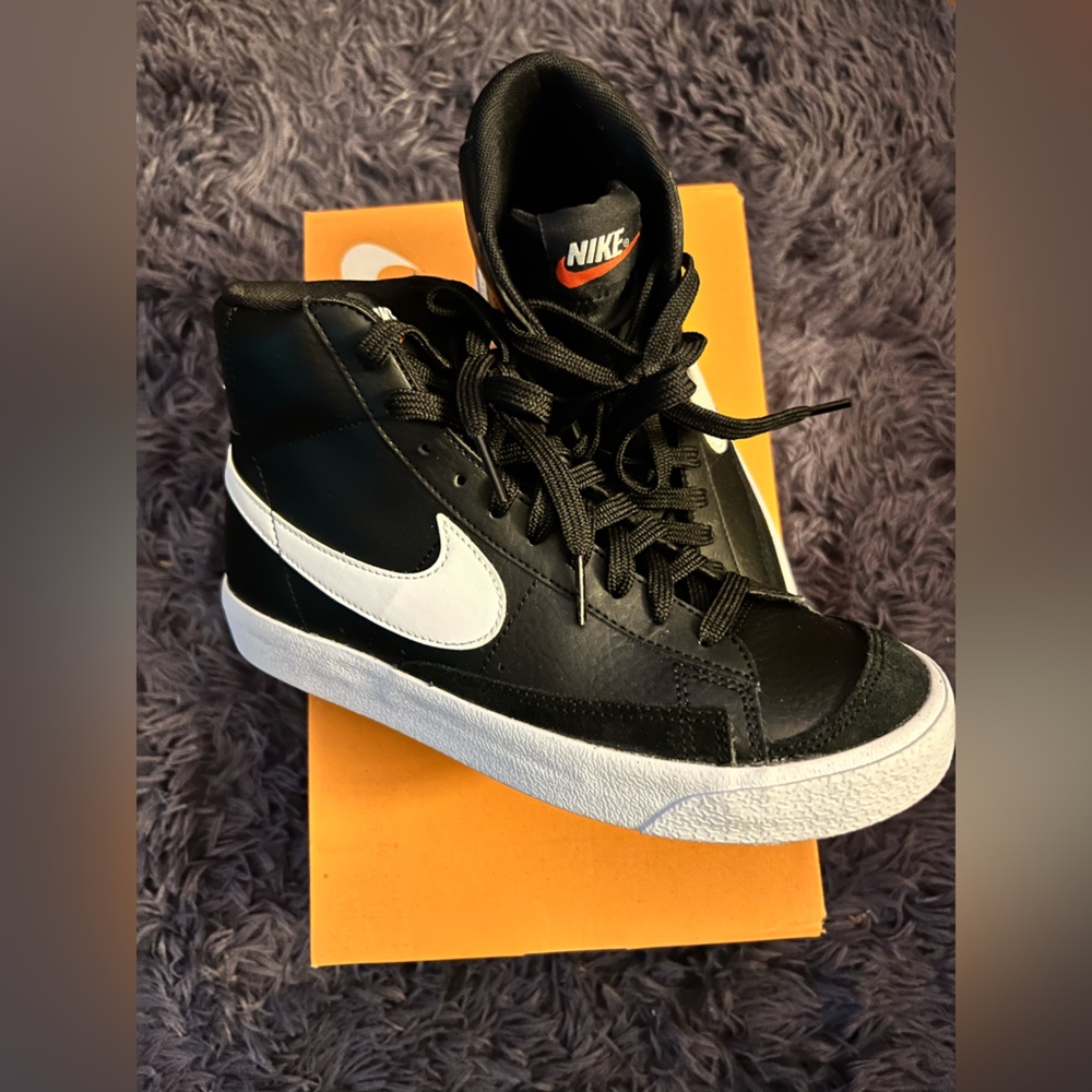 Nike Mid Blazer Sneaker ‘77